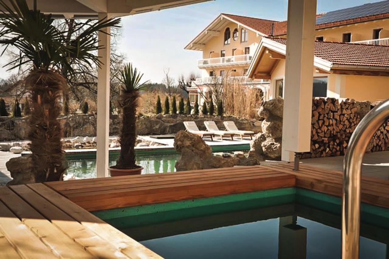 Wellness Natur Resort Gut Edermann Teisendorf Eksteriør billede