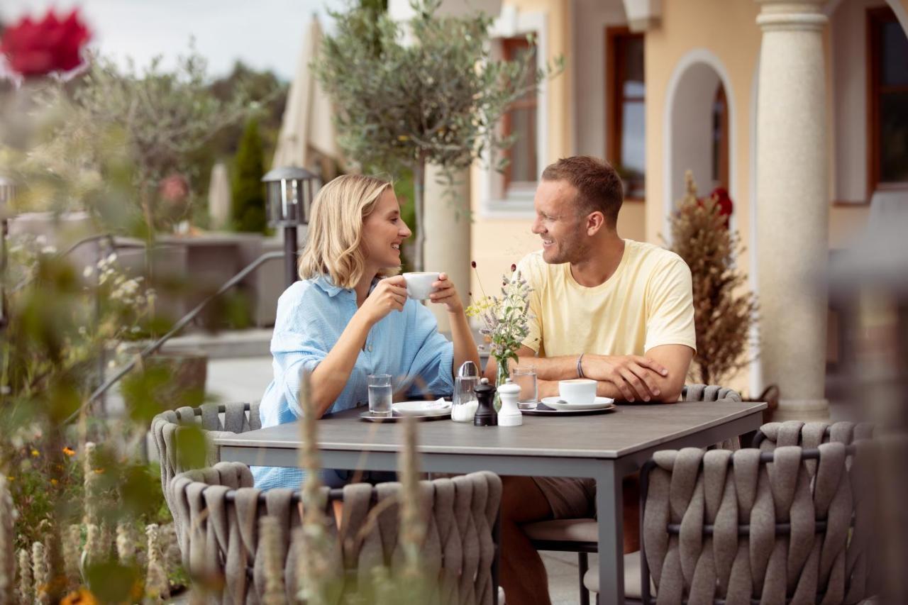 Wellness Natur Resort Gut Edermann Teisendorf Eksteriør billede